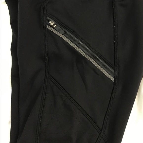 almost new lululemon leggings with pockets! - Picture 3 of 3